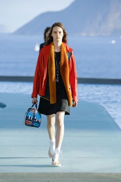 Look 26
